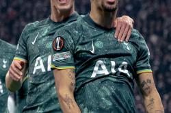 开云体育在线-集锦：法兰克福队助攻精彩瞬间，赢得球迷赞赏的简单介绍