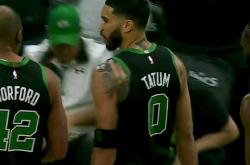 开云APP-包含凯尔特人险胜凯尔特人B队，威斯布鲁克三分雨点燃全场的词条