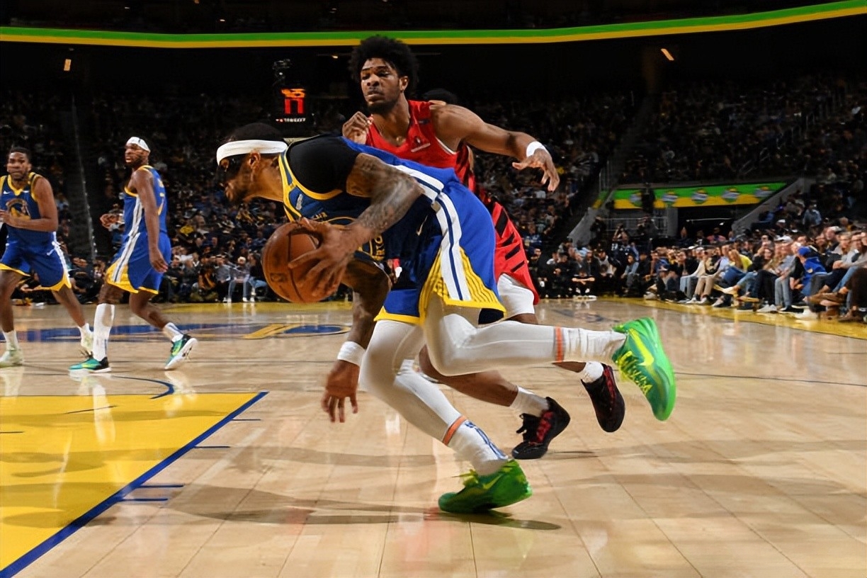 包含点评：勇士后场拦截能力强大，引领球队连胜的词条