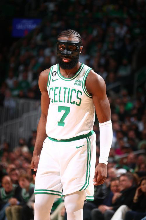 独行侠客场不敌凯尔特人,遭遇失利的简单介绍 独行侠客场不敌凯尔特人,遭遇失利的简单介绍